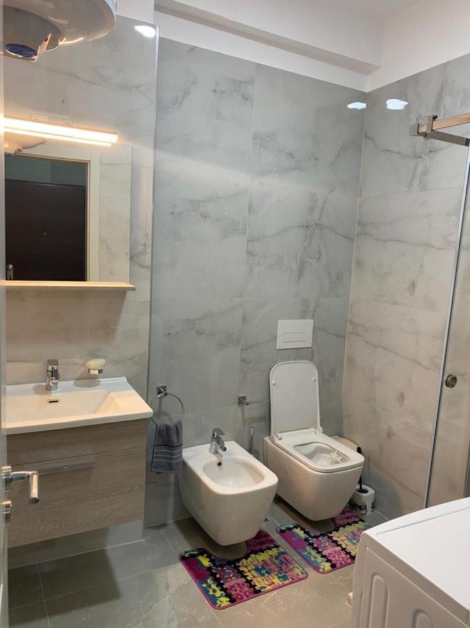 Beach Front Apartment Vlorë Eksteriør billede