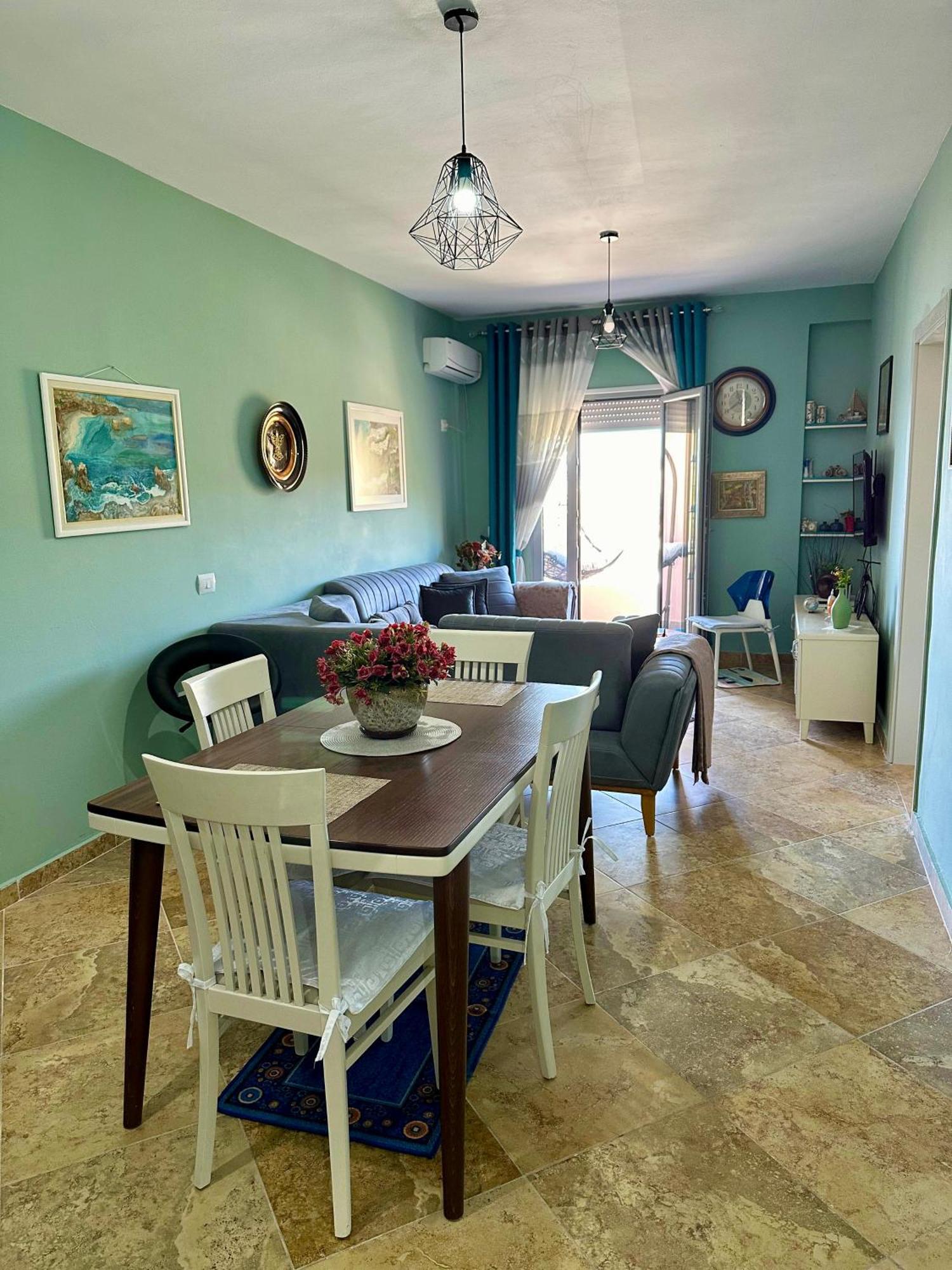 Beach Front Apartment Vlorë Eksteriør billede