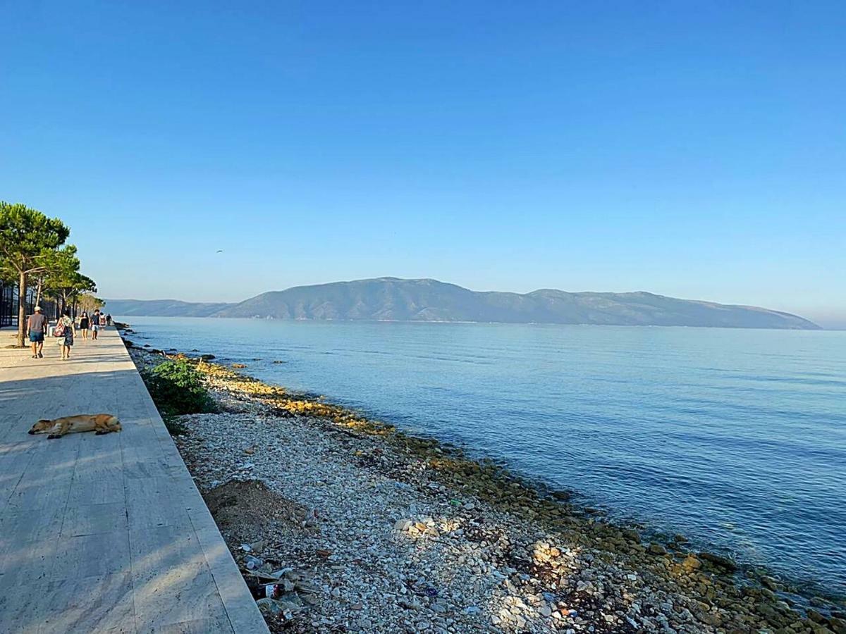 Beach Front Apartment Vlorë Eksteriør billede